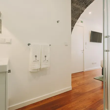 Πανσιόν Azores - Family 2*